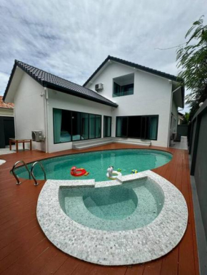Luxury Pool Villa in Jomtien 5BD